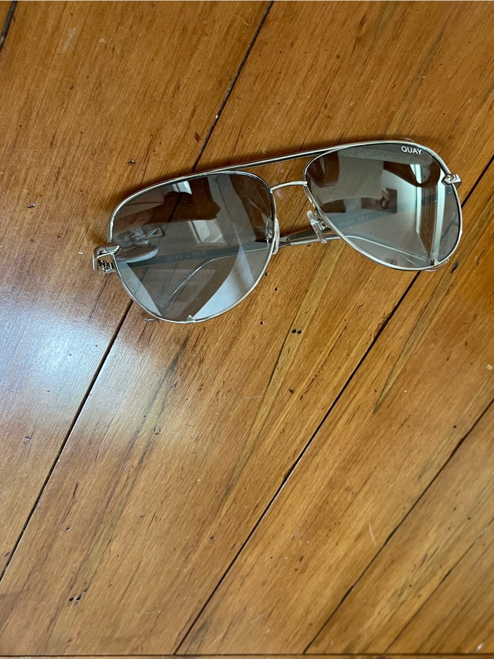 Quay Australia Silver Metal Aviator Sunglasses with Gray Lenses